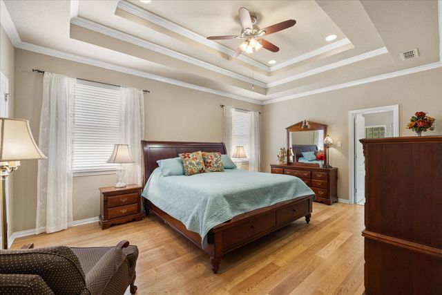 2101 W Emerald Bend Court, Granbury, TX 76049
