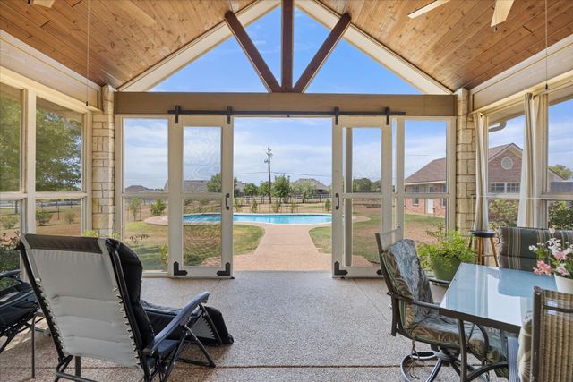 2101 W Emerald Bend Court, Granbury, TX 76049