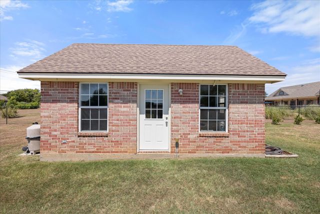 2101 W Emerald Bend Court, Granbury, TX 76049