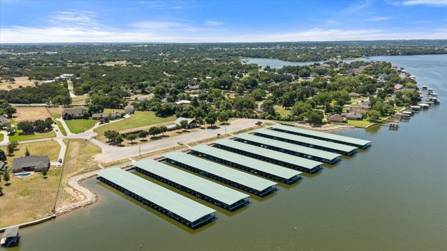 2101 W Emerald Bend Court, Granbury, TX 76049