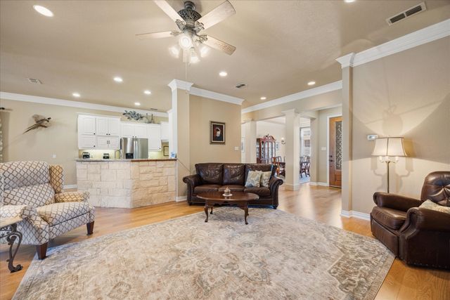 2101 W Emerald Bend Court, Granbury, TX 76049