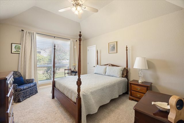 2101 W Emerald Bend Court, Granbury, TX 76049