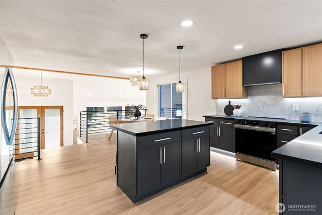 5310 144th Place SW, Edmonds, WA 98026