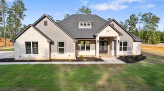 240 Cottonwood Cir, Longview, TX 75605