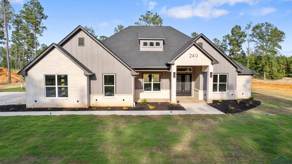 240 Cottonwood Cir, Longview, TX 75605