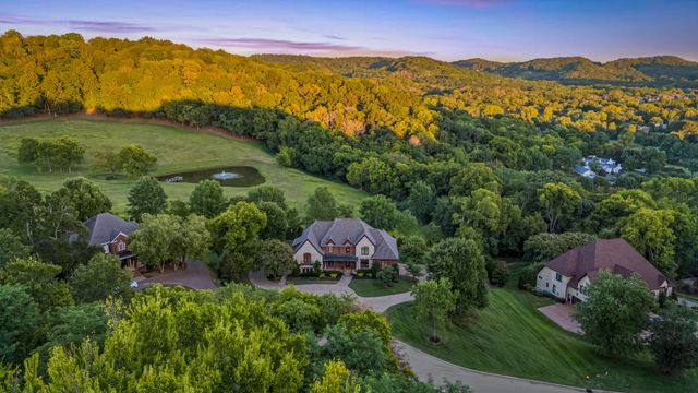 405 Lake Valley Dr, Franklin, TN 37069