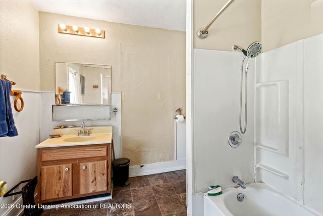 1438 Roosevelt Avenue, Lansing, MI 48915