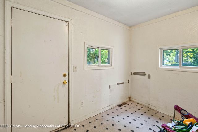 1438 Roosevelt Avenue, Lansing, MI 48915