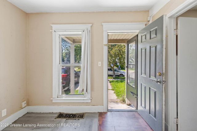 1438 Roosevelt Avenue, Lansing, MI 48915