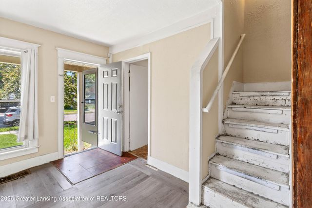 1438 Roosevelt Avenue, Lansing, MI 48915
