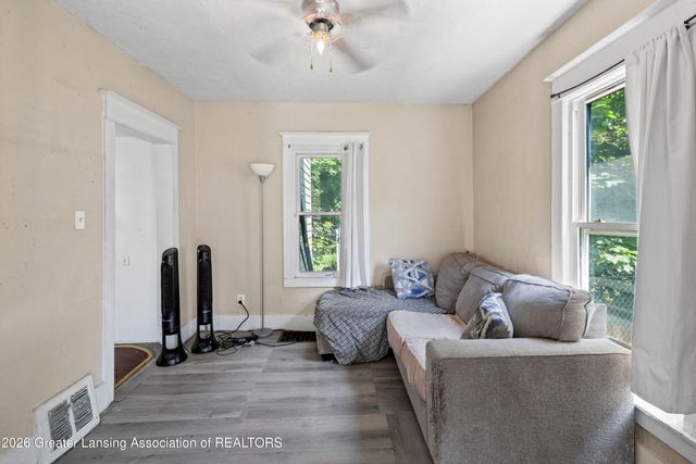 1438 Roosevelt Avenue, Lansing, MI 48915