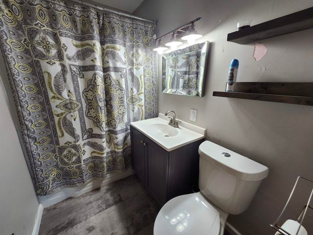 1407 E Crowley St, Wichita, KS 67216