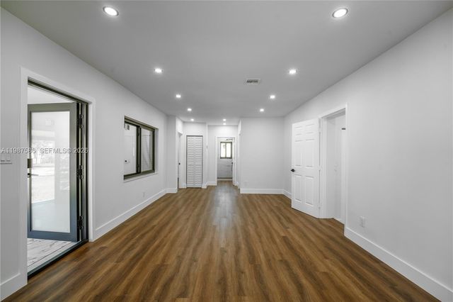 220 NW 144th St, Miami, FL 33168