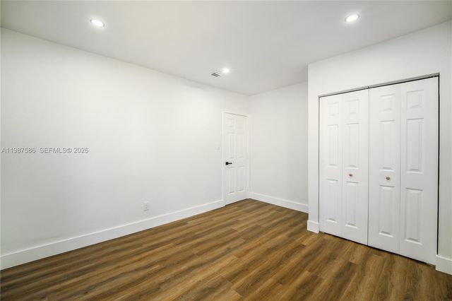 220 NW 144th St, Miami, FL 33168