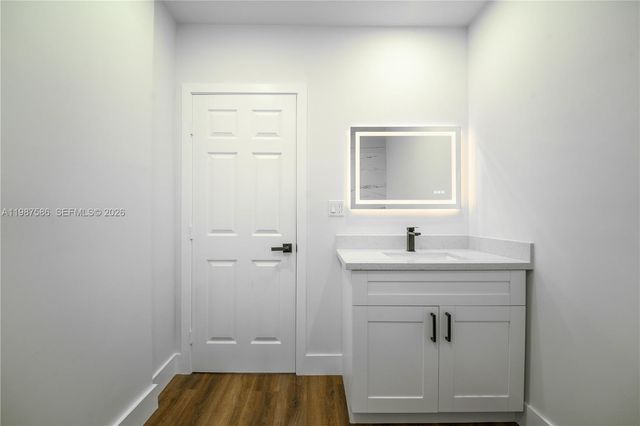 220 NW 144th St, Miami, FL 33168