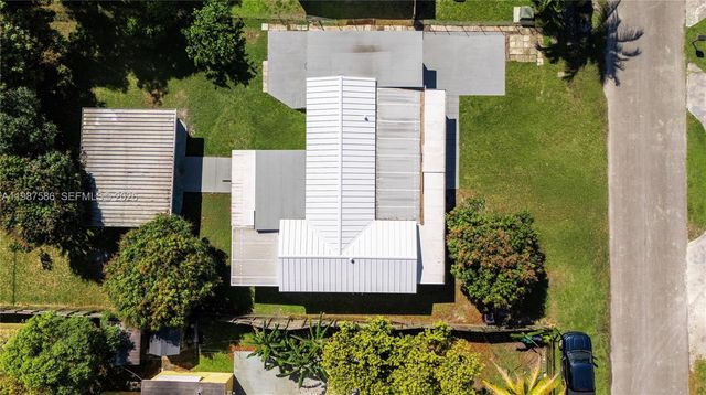 220 NW 144th St, Miami, FL 33168