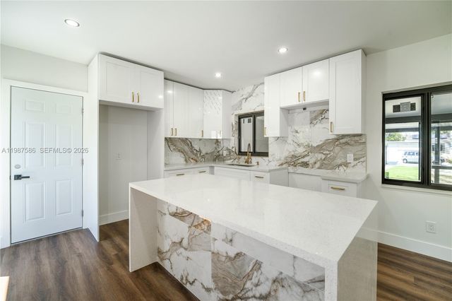 220 NW 144th St, Miami, FL 33168