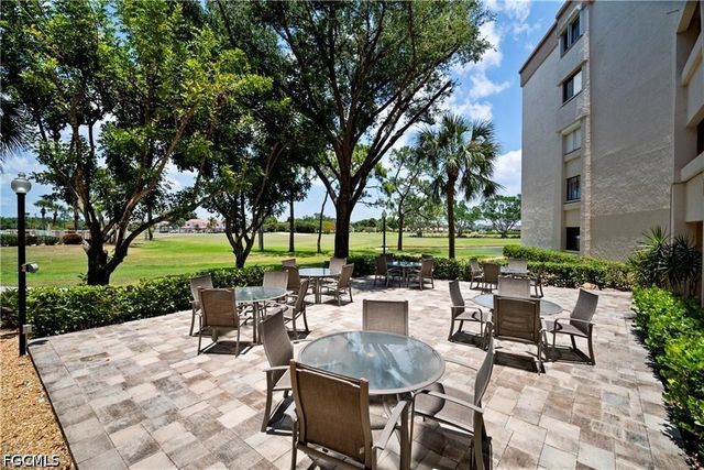 7430 Lake Breeze DR 402, Fort Myers, FL 33907