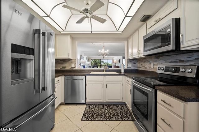 7430 Lake Breeze DR 402, Fort Myers, FL 33907