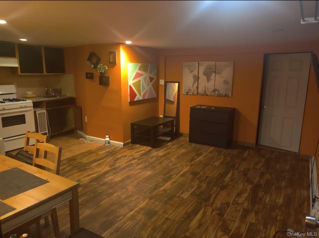 55-08 32nd Avenue, Woodside, NY 11377