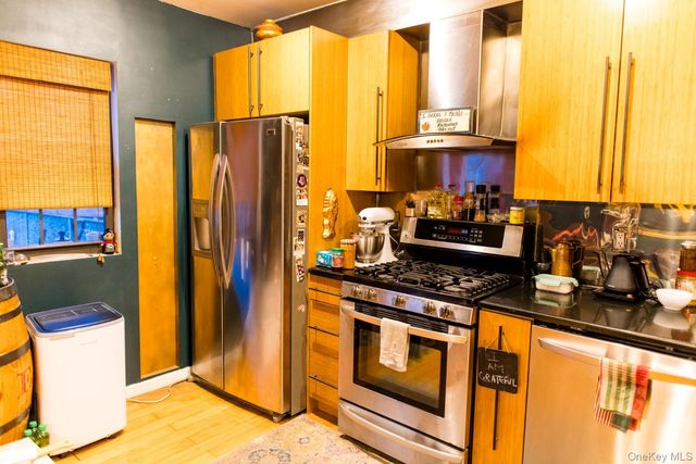 55-08 32nd Avenue, Woodside, NY 11377