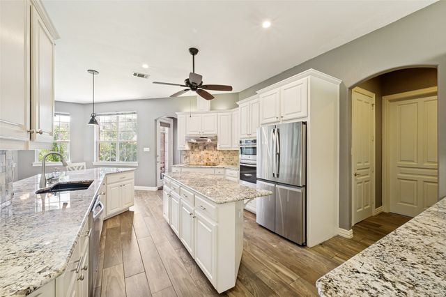 341 Onyx Drive, Oak Point, TX 75068