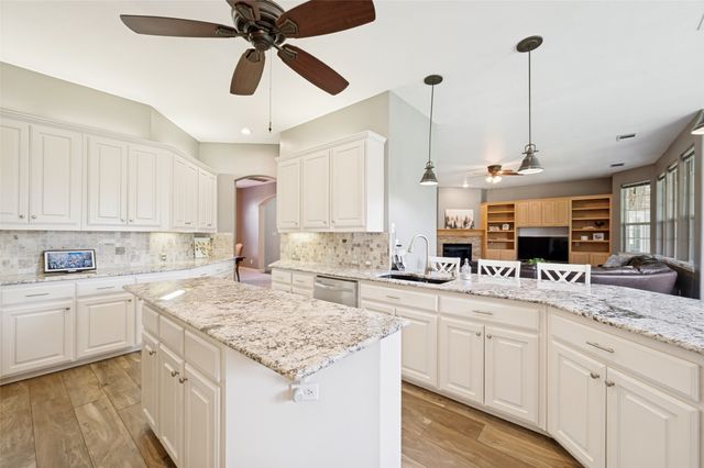 341 Onyx Drive, Oak Point, TX 75068