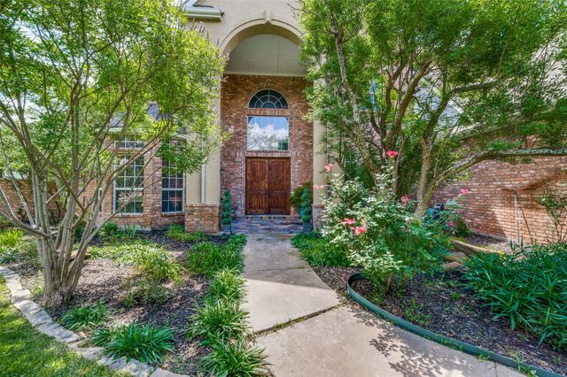 341 Onyx Drive, Oak Point, TX 75068