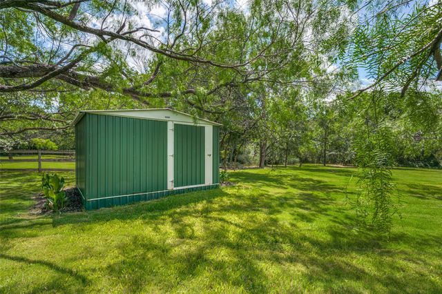 341 Onyx Drive, Oak Point, TX 75068
