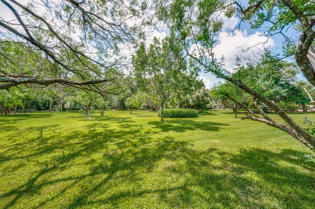 341 Onyx Drive, Oak Point, TX 75068
