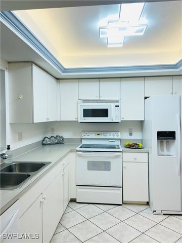 2207 SE 8th AVE, Cape Coral, FL 33990