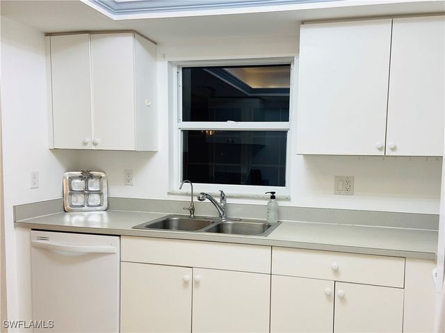 2207 SE 8th AVE, Cape Coral, FL 33990