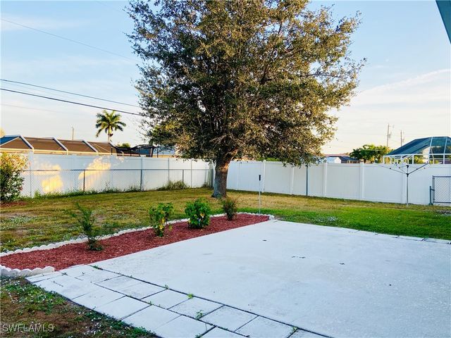 2207 SE 8th AVE, Cape Coral, FL 33990