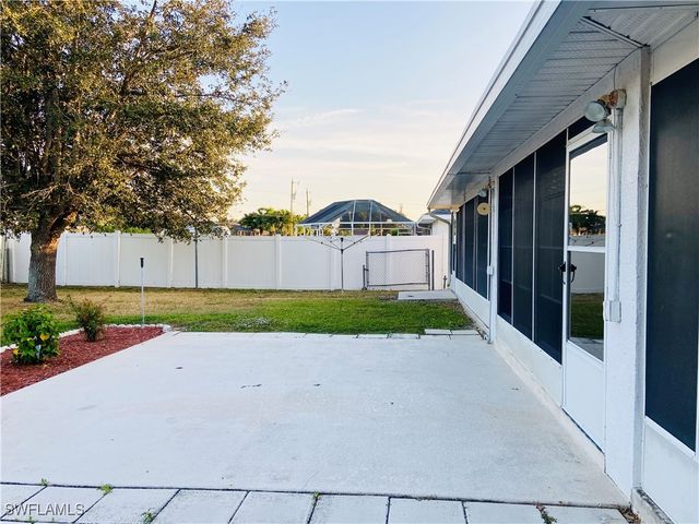 2207 SE 8th AVE, Cape Coral, FL 33990
