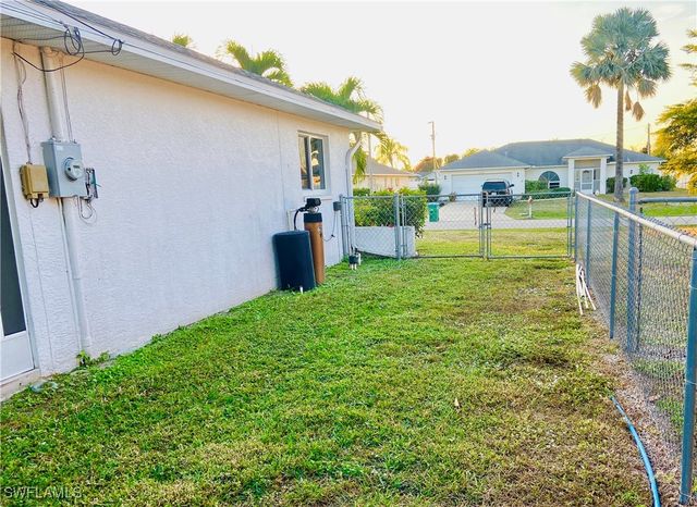 2207 SE 8th AVE, Cape Coral, FL 33990