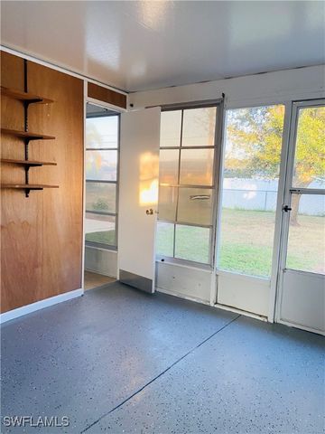 2207 SE 8th AVE, Cape Coral, FL 33990