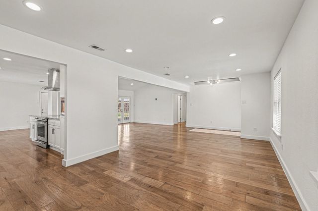 3127 Merrell Road, Dallas, TX 75229