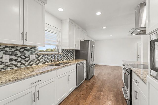 3127 Merrell Road, Dallas, TX 75229