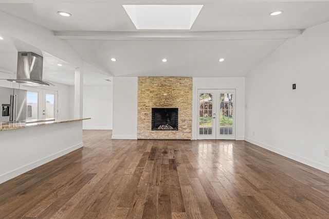 3127 Merrell Road, Dallas, TX 75229