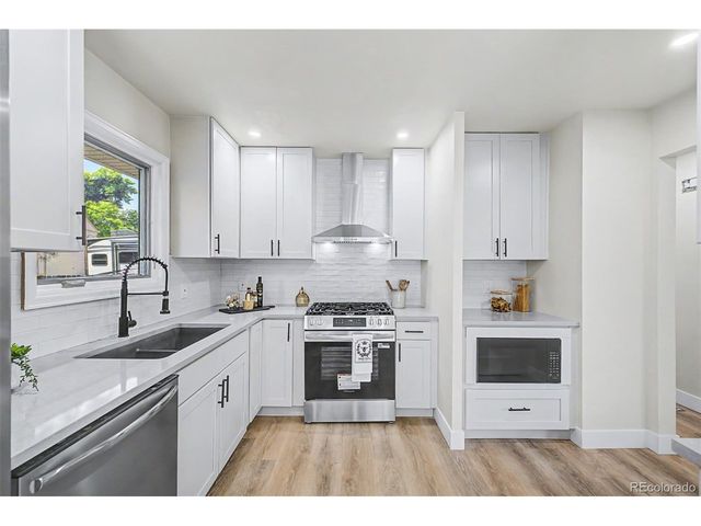 4667 Badger Ln, Littleton, CO 80127