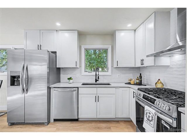 4667 Badger Ln, Littleton, CO 80127