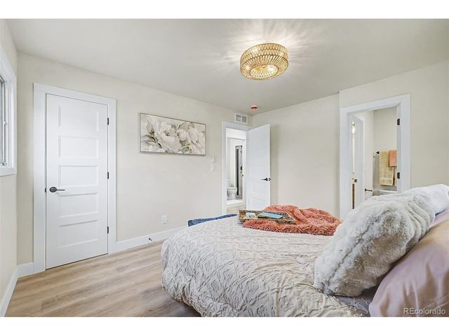 4667 Badger Ln, Littleton, CO 80127
