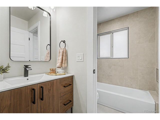 4667 Badger Ln, Littleton, CO 80127