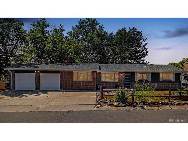 4667 Badger Ln, Littleton, CO 80127