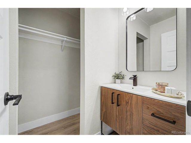 4667 Badger Ln, Littleton, CO 80127