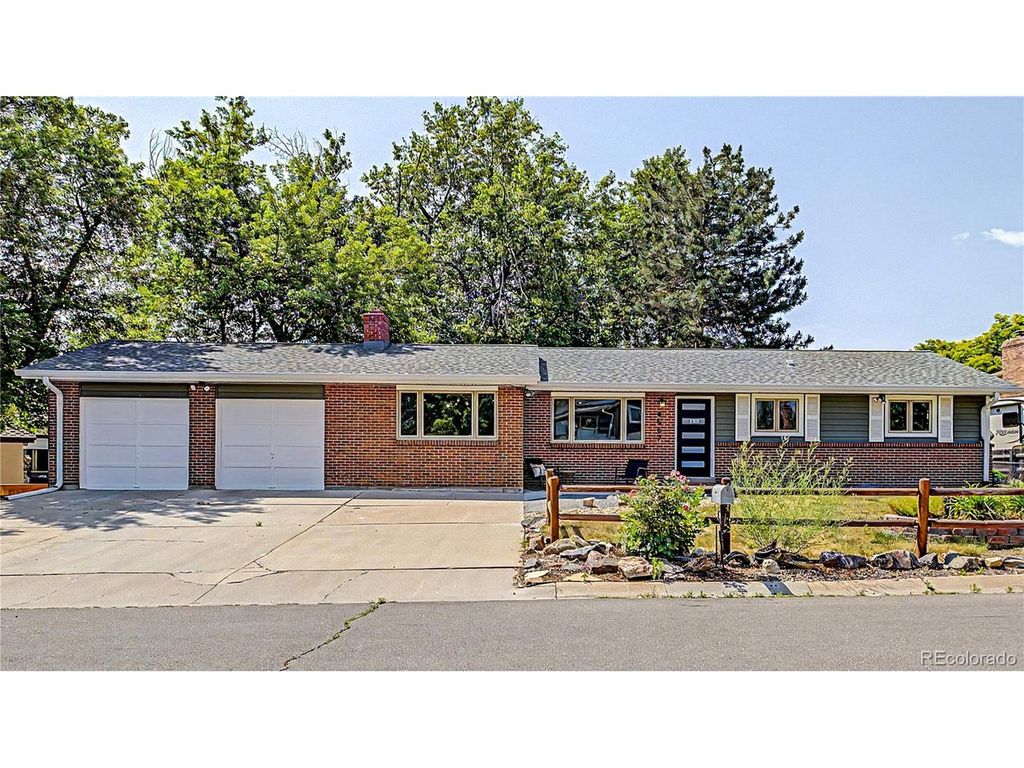 4667 Badger Ln, Littleton, CO 80127