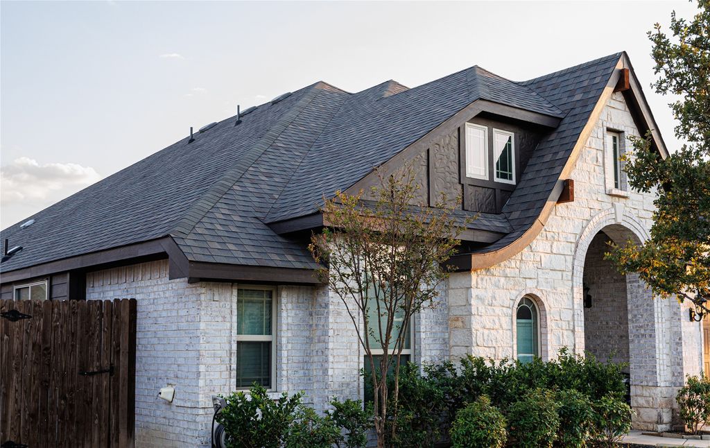 324 W Milas Lane, Glenn Heights, TX 75154 — photo 2