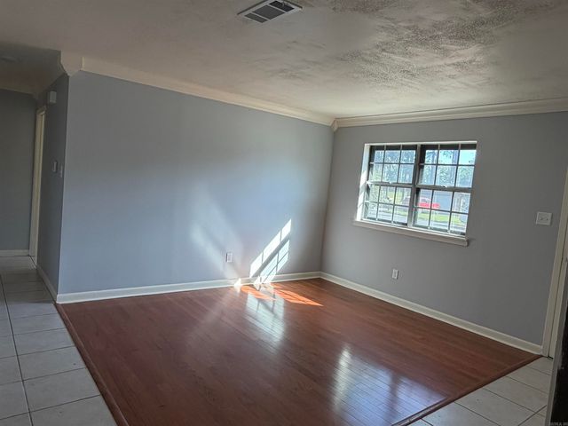 86 Lexington, White Hall, AR 71602