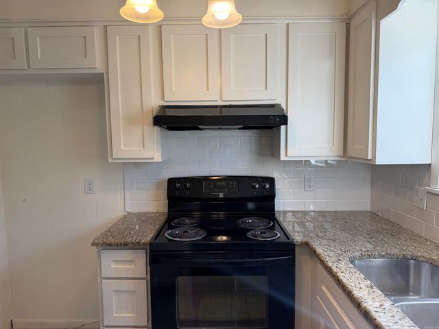86 Lexington, White Hall, AR 71602