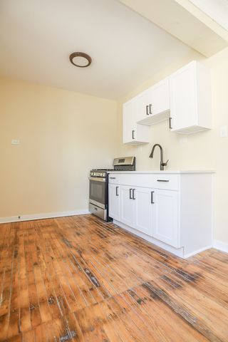 4019 W School Street 2E, Chicago, IL 60641